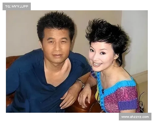 毕福剑女儿形象大转变,剃寸头变“假小子”,与男孩并肩走路超自然 毕福剑女儿形象大转变,剃寸头变“假小子”,与男孩并肩走路超自然